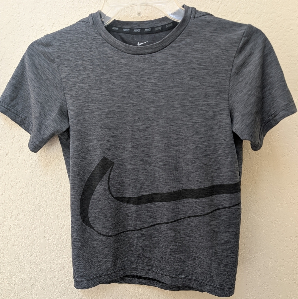 Boys Charcoal Grey Dri-fit Nike Athletic Shirt With Nike Swoosh. Size Medium
